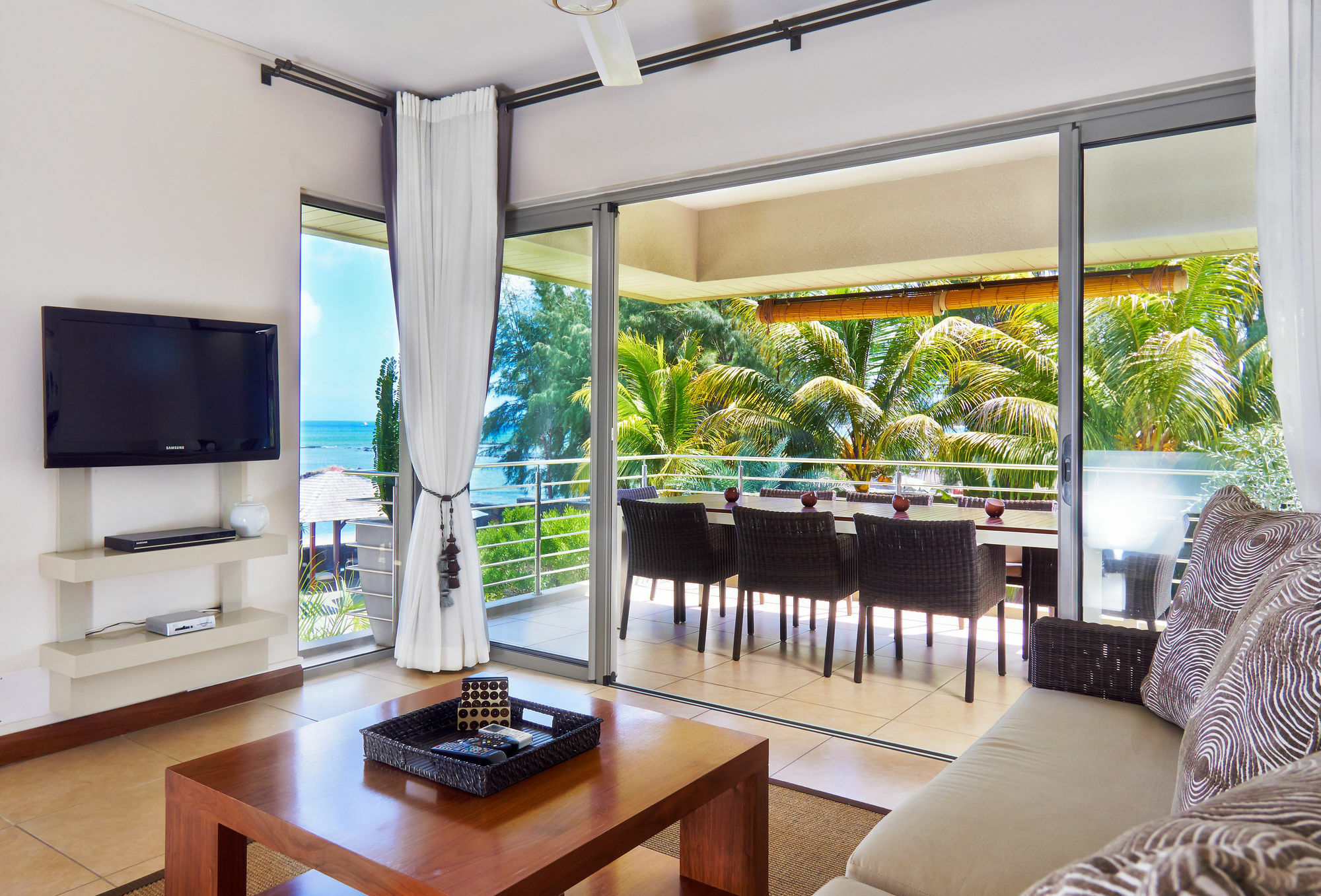 Bon Azur Beachfront Suites & Penthouses With Lov Trou aux Biches Exterior foto