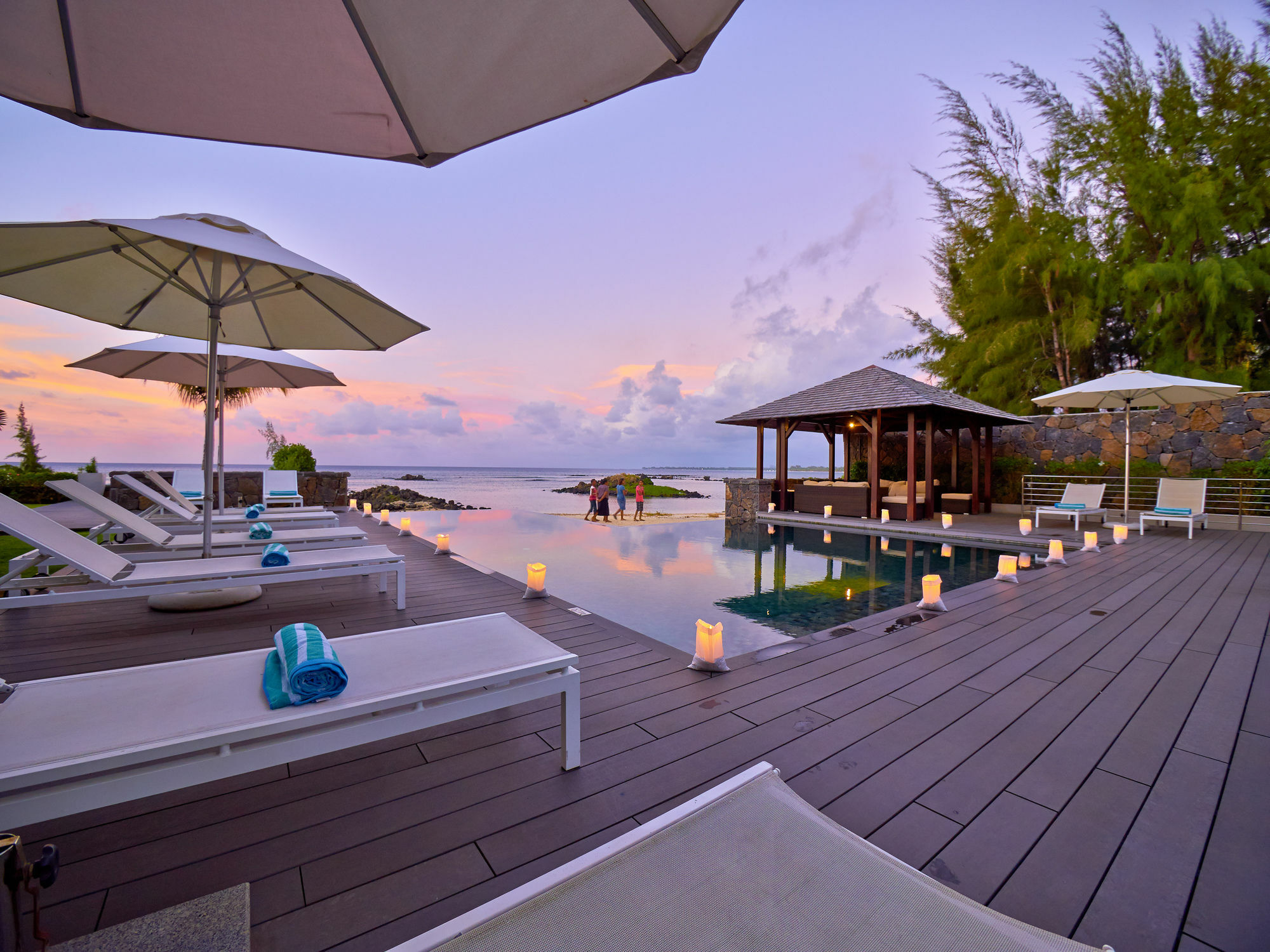 Bon Azur Beachfront Suites & Penthouses With Lov Trou aux Biches Exterior foto