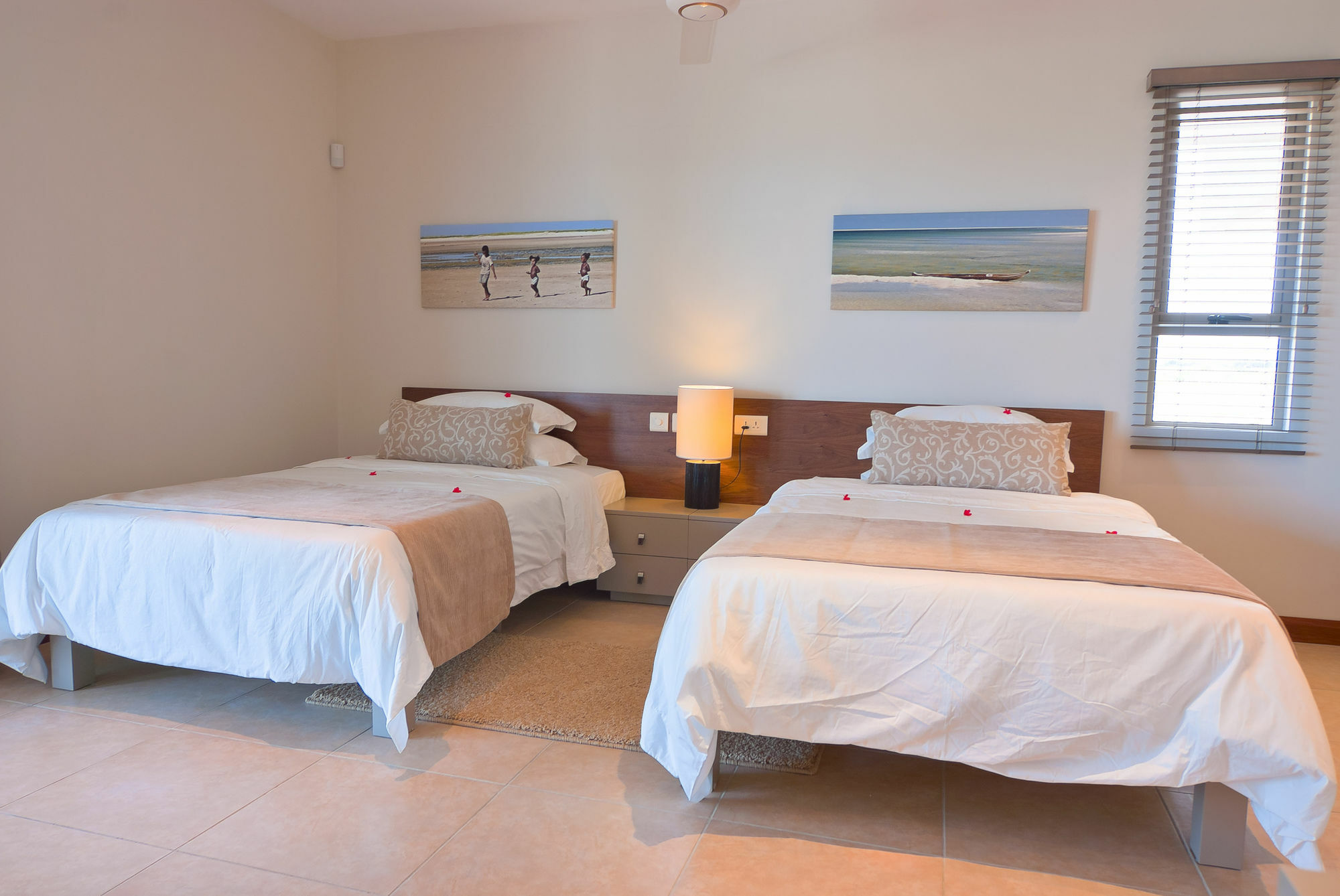 Bon Azur Beachfront Suites & Penthouses With Lov Trou aux Biches Exterior foto