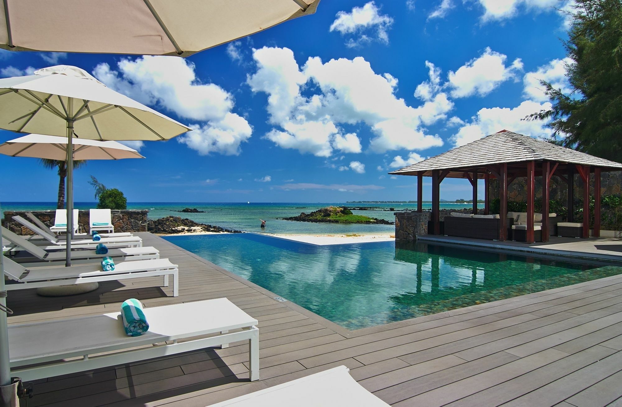 Bon Azur Beachfront Suites & Penthouses With Lov Trou aux Biches Exterior foto